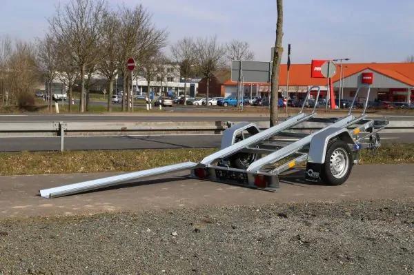 Přívěs na dvě motorky M2
