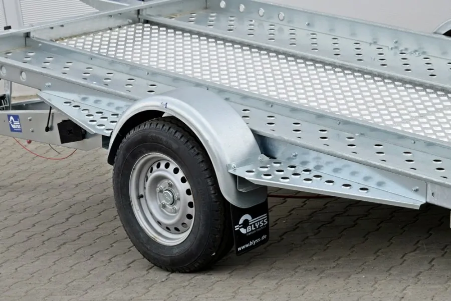 Přepravník aut Daytona 1300