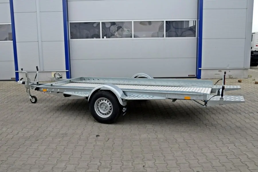 Přepravník aut Daytona 1300