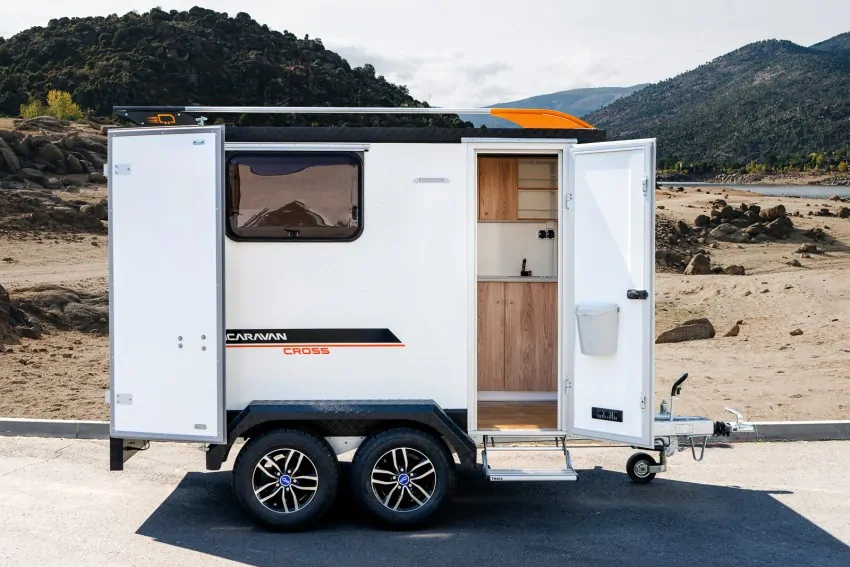 Speedcaravan 320T cross